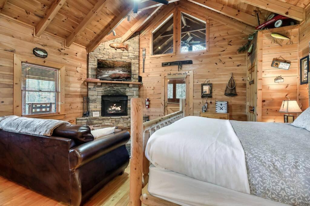 Villa Spectacular Mtns Views With Private Hot Tub With Pool Table And Private Pond Sevierville Exterior foto