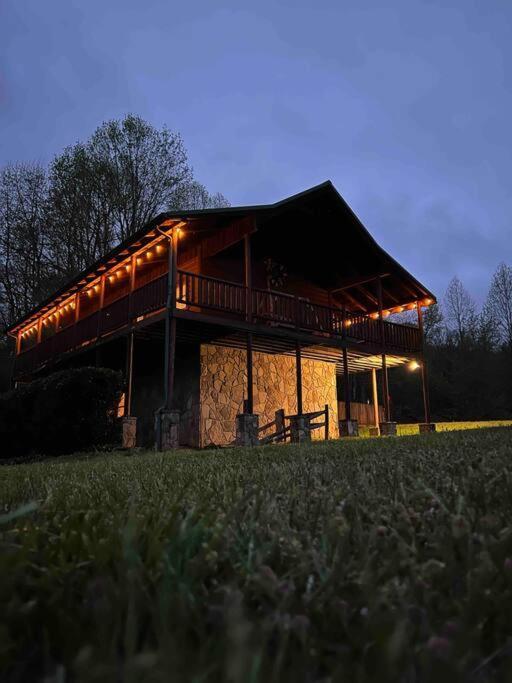 Villa Spectacular Mtns Views With Private Hot Tub With Pool Table And Private Pond Sevierville Exterior foto