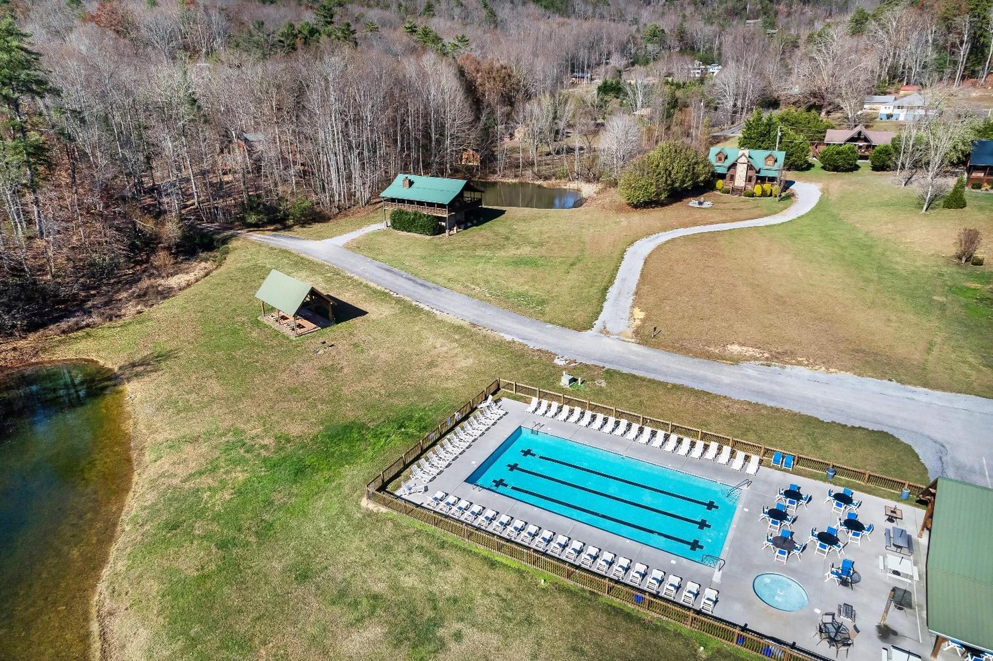 Villa Spectacular Mtns Views With Private Hot Tub With Pool Table And Private Pond Sevierville Exterior foto
